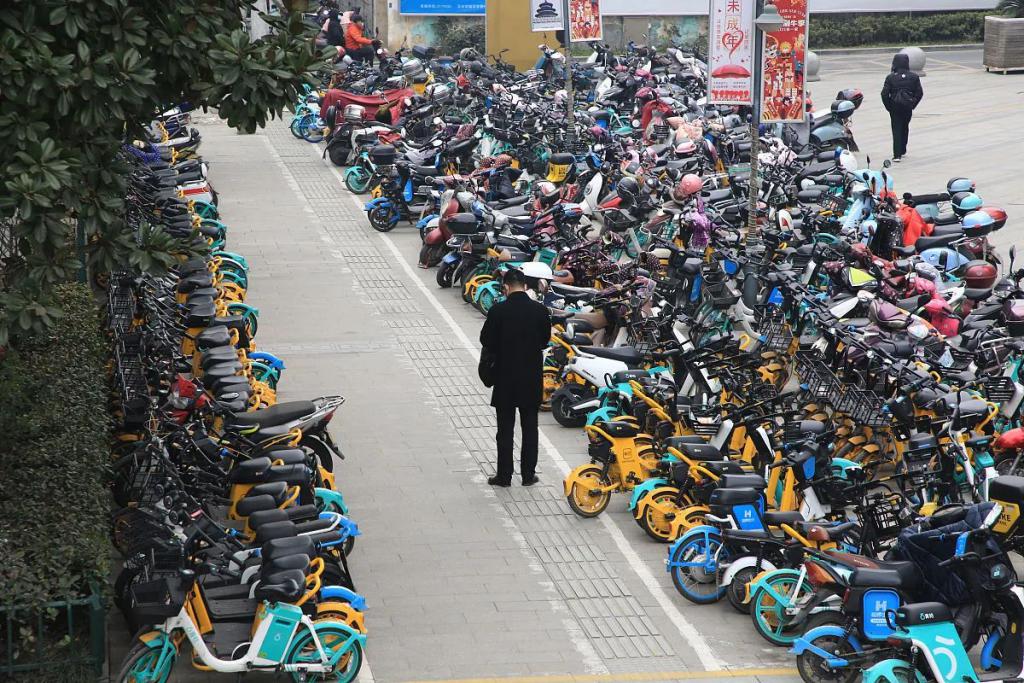 中国“小电驴”何以驰骋全球？
